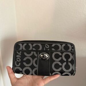 Vintage Coach Black and Gray Signature Zip Wallet